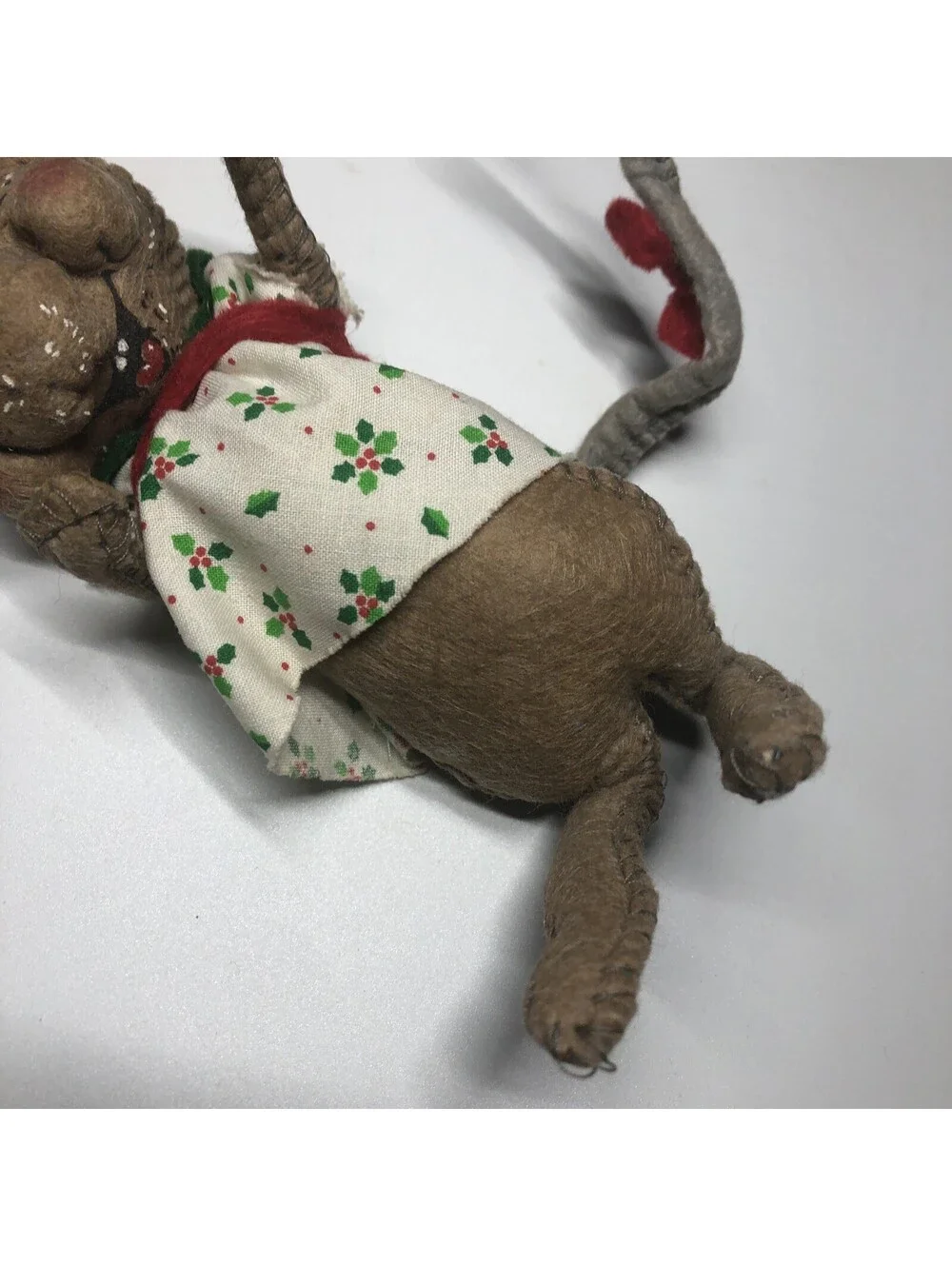 Santakins Mariana 1982 Christmas Mouse Bendable Ornament Figure By Rennoc Corp